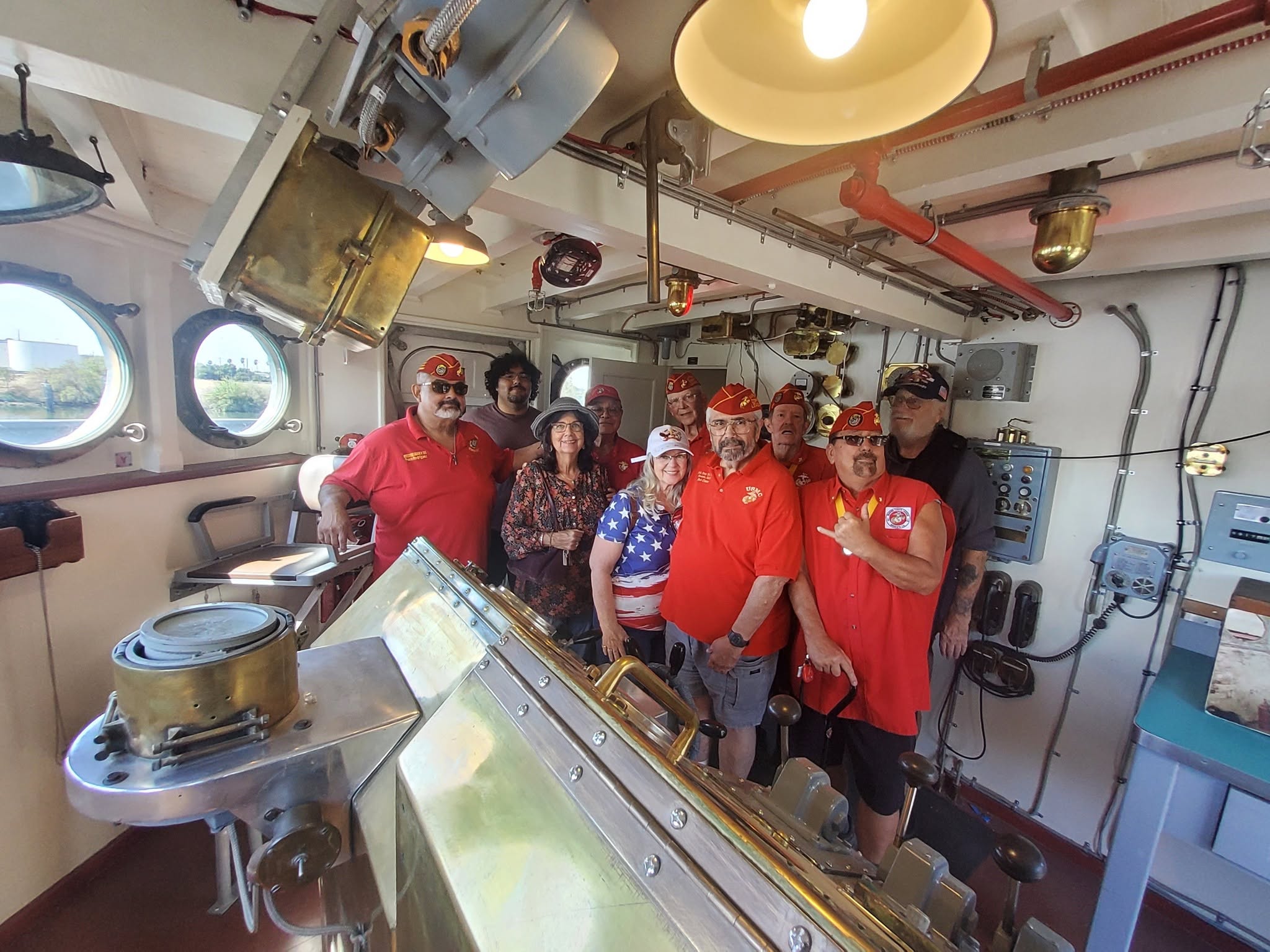 YOSEMITE POUND 49, visited USS LUCID minesweeper — photo 1